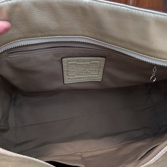 Coach F12343 Beige Gold Leather Shoulder Bag - Picture 11 of 11